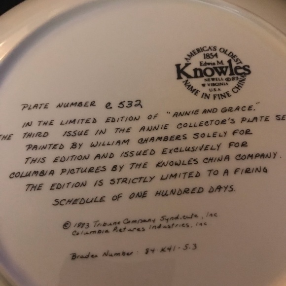 Vintage Knowls collectible plate, “ Annie and Miss Hannigan” - Picture 9 of 9